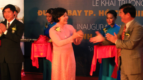 VNA_dg_bay_tpHCM_-_Yangon