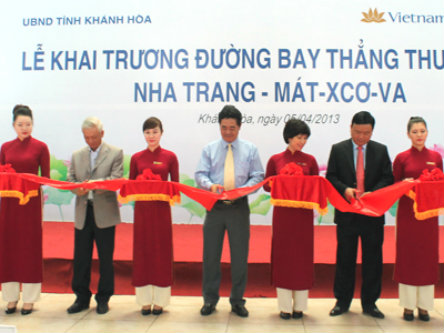 Vietnam_Airlines_khai_trng_ng_bay_thng_Nha_Trang_-_Mtxcva